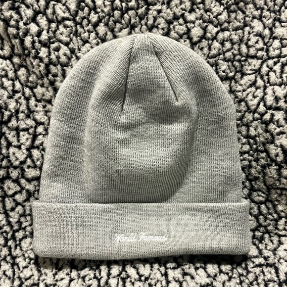 Supreme x New Era FW19 Bandana Box Logo Grey Beanie - Picture 2 of 2